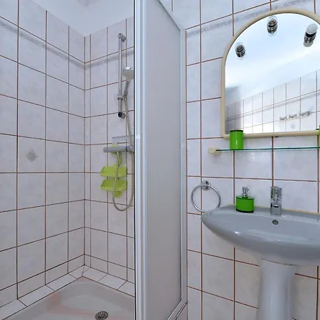 アパート S'harzala Bis